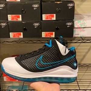 Nike lebron 7 red carpet brand new